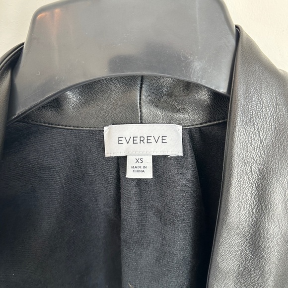 EVEREVE Nylah Black Vegan Leather Blazer Jacket Top With Suede Interior XS - Picture 9 of 9